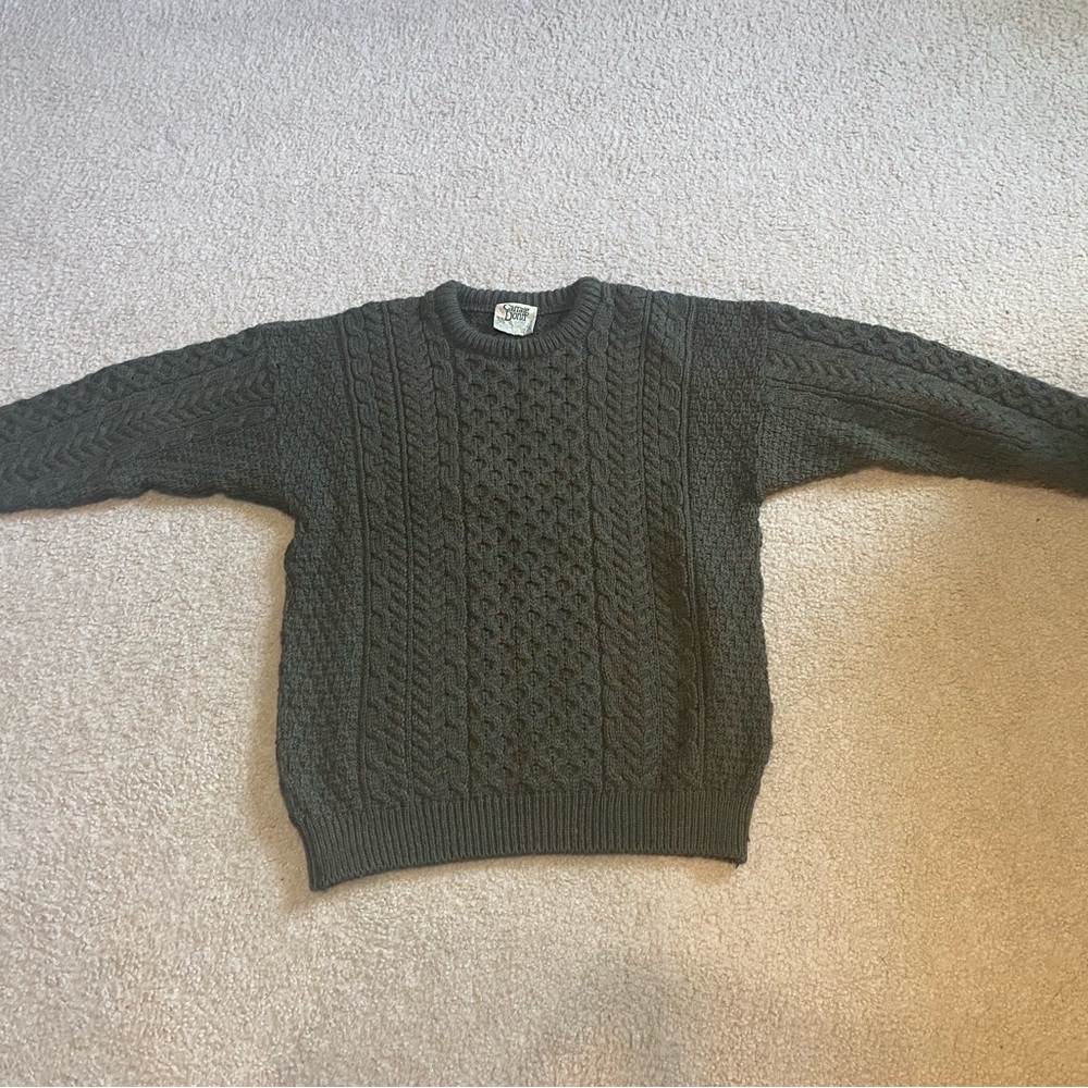 Hand kit Irish cable knit sweater. Mens L. Dark green